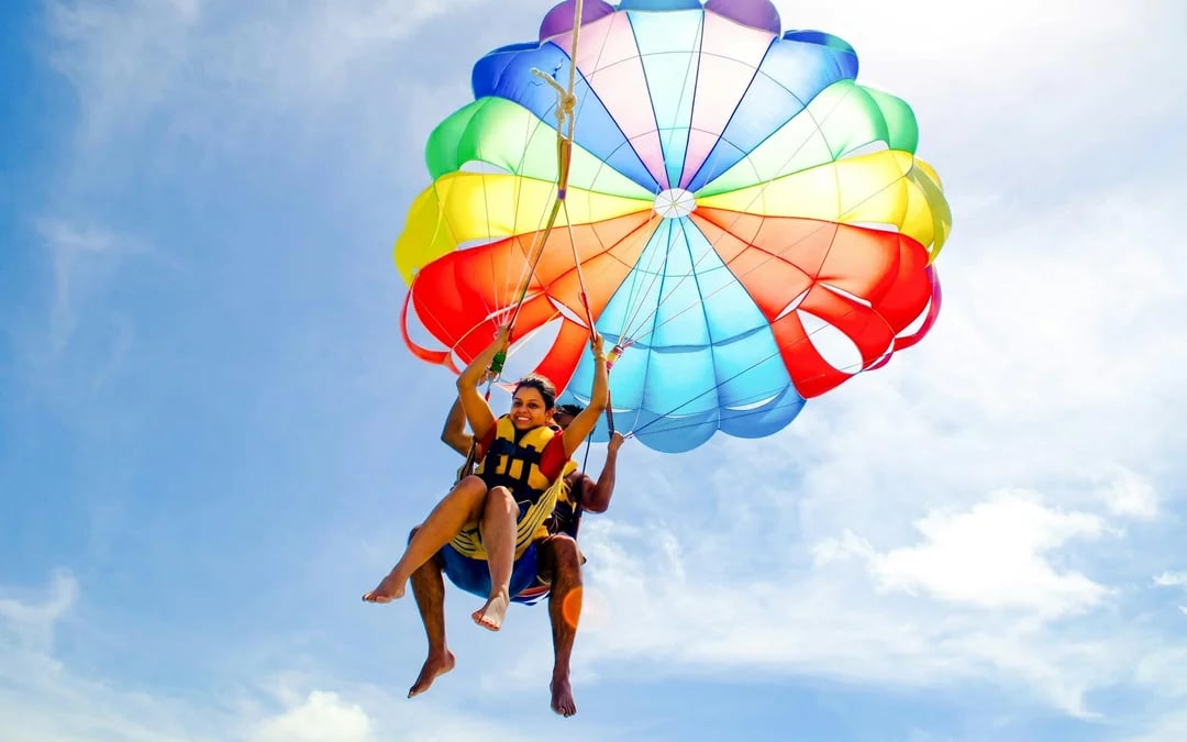 Speedboat trip to Ile aux Cerfs with Parasailing, Tube Riding & Lunch Image 2