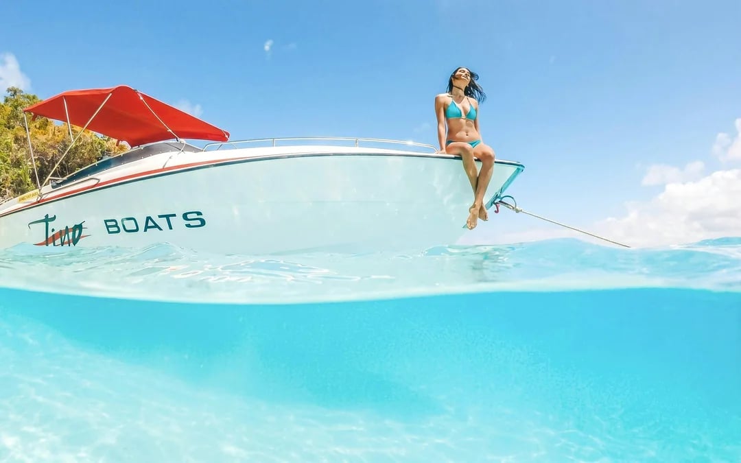 Speedboat trip to Ile aux Cerfs  with Parasailing, Tube Riding & Lunch Image 10