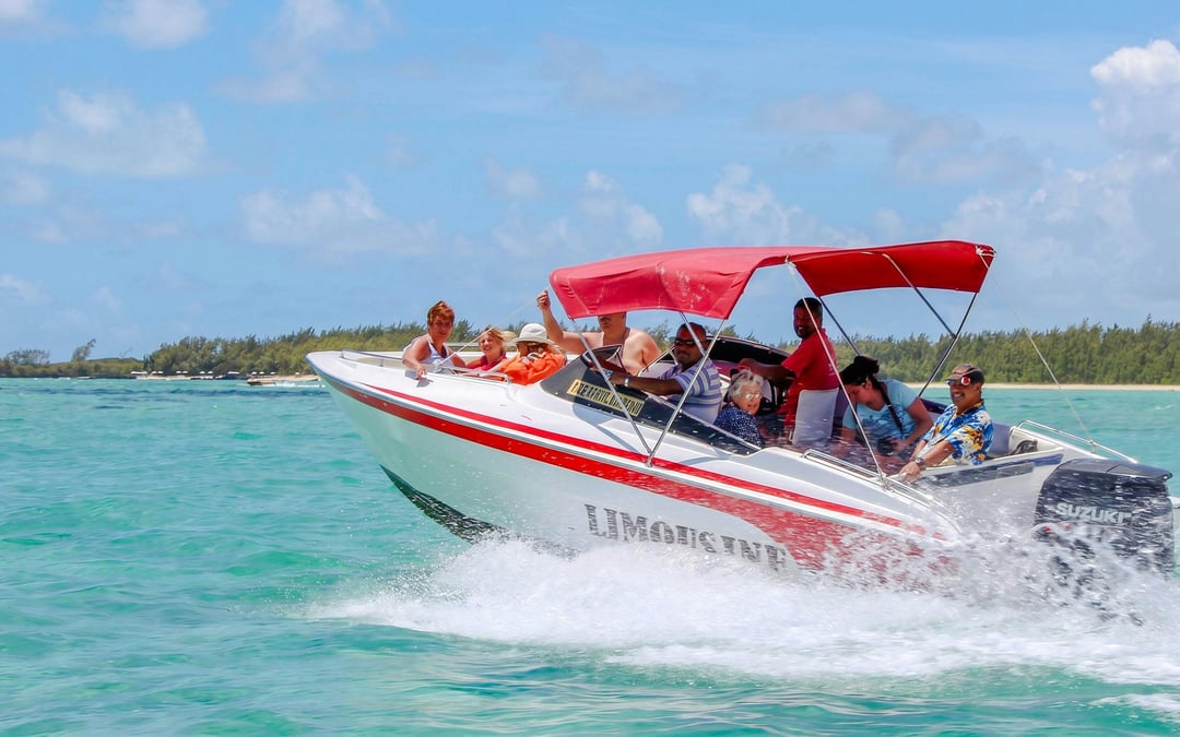 Speedboat trip to Ile aux cerfs with Private Island Lunch Image 2