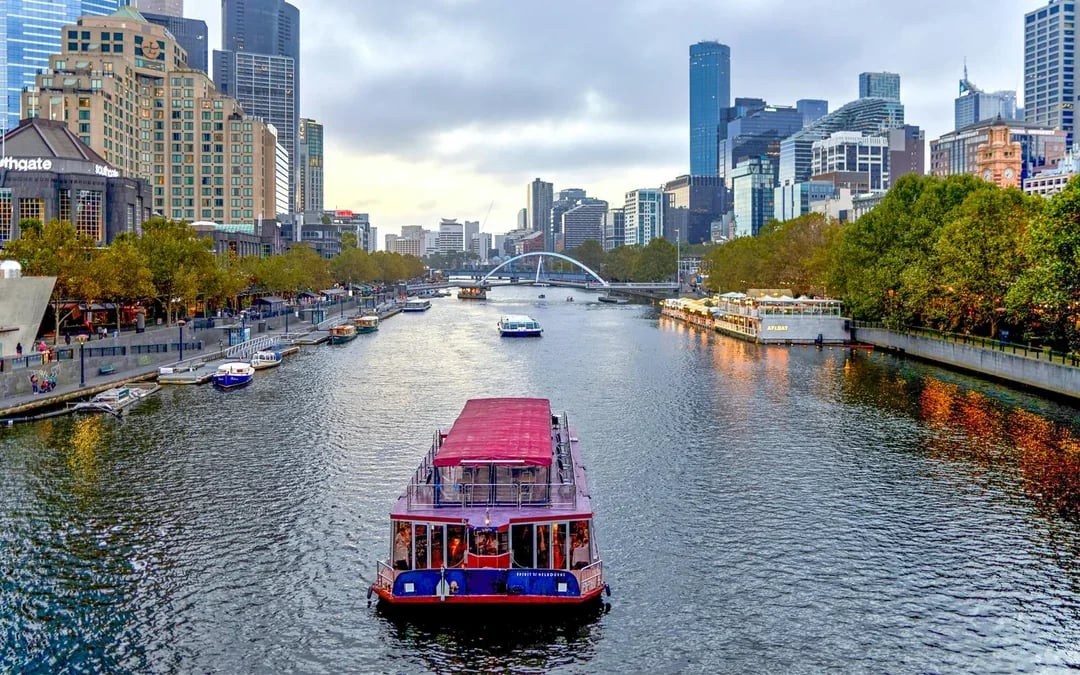 Spirit of Melbourne Dinner Cruise with Drinks on Yarra River Image 6