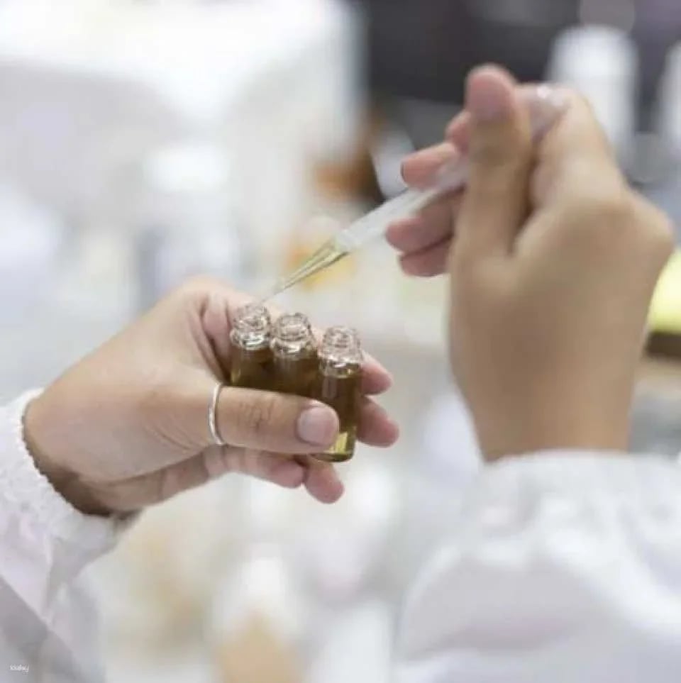 Splash and dash Arabic perfume workshop