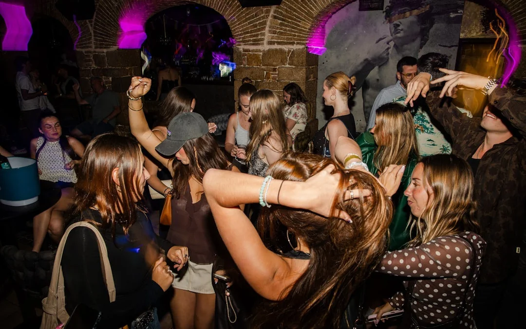 Split After Dark: Pub Crawl Image 4