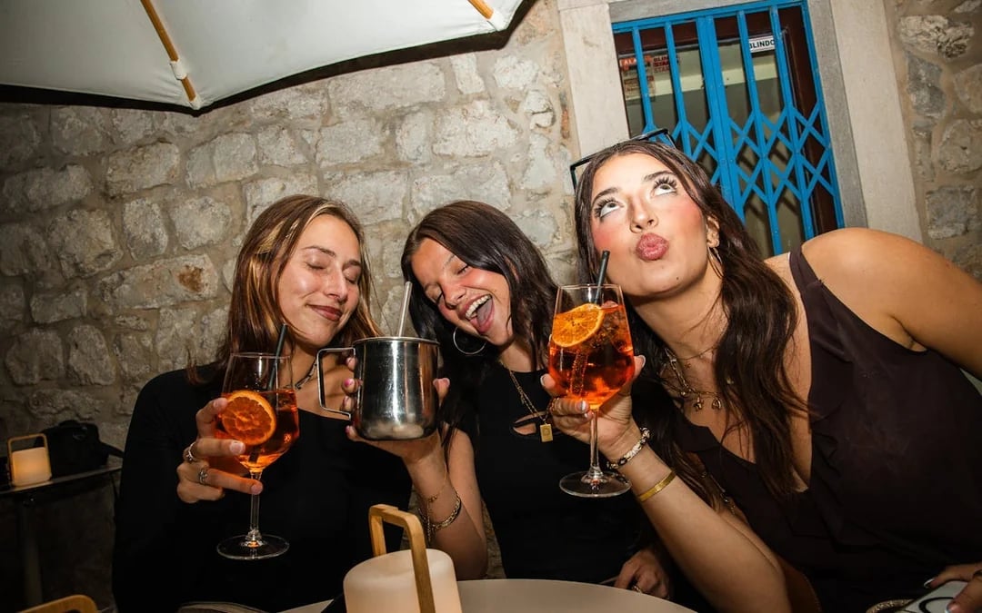 Split Pub Crawl Tickets – Entry to Bars and Club, Welcome Shots, Drink Specials, Group Activities Image 6