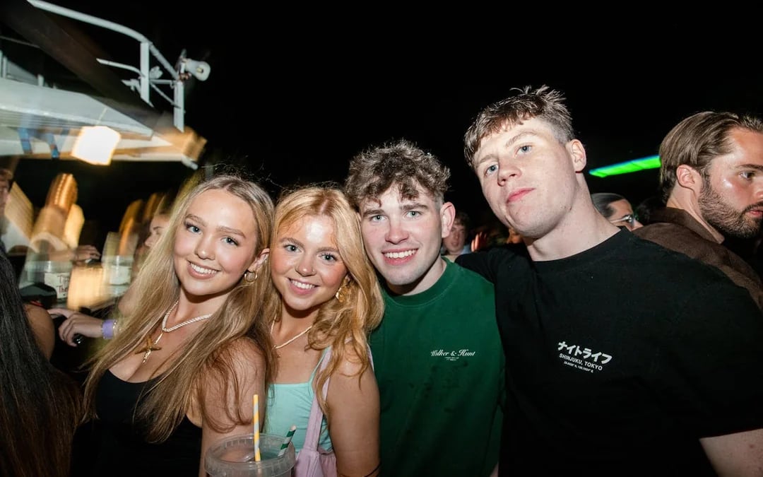 Split Pub Crawl Tickets – Entry to Bars and Club, Welcome Shots, Drink Specials, Group Activities Image 8