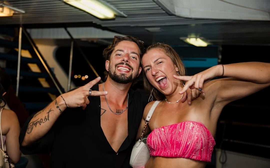 Split Pub Crawl Tickets – Entry to Bars and Club, Welcome Shots, Drink Specials, Group Activities Image 9