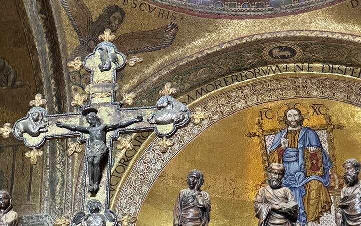 St. Mark's Basilica Guided Tour with Tickets and Optional Bell Tower Access Image 1