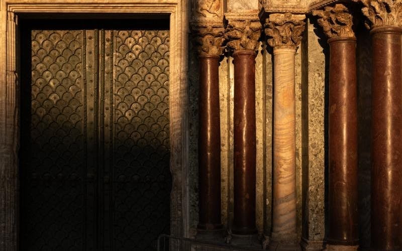 St. Mark’s Basilica Main Nave Entry Ticket with App Audio Guide and Escort Assistance Image 3
