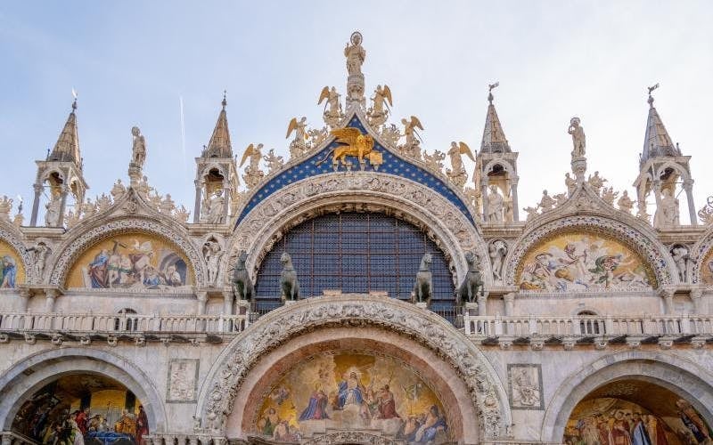 St. Mark’s Basilica Main Nave Entry Ticket with App Audio Guide and Escort Assistance Image 5