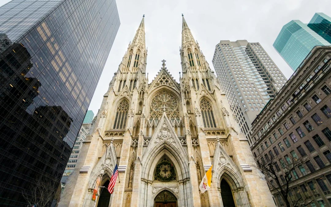 St. Patrick's Cathedral Self-Guided Audio Tour with iPad and Headphones Image 2
