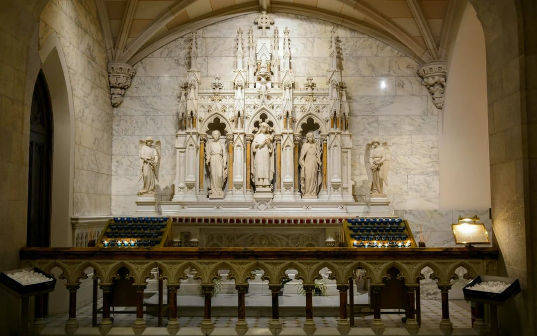 St. Patrick's Cathedral Self-Guided Audio Tour with iPad and Headphones Image 9