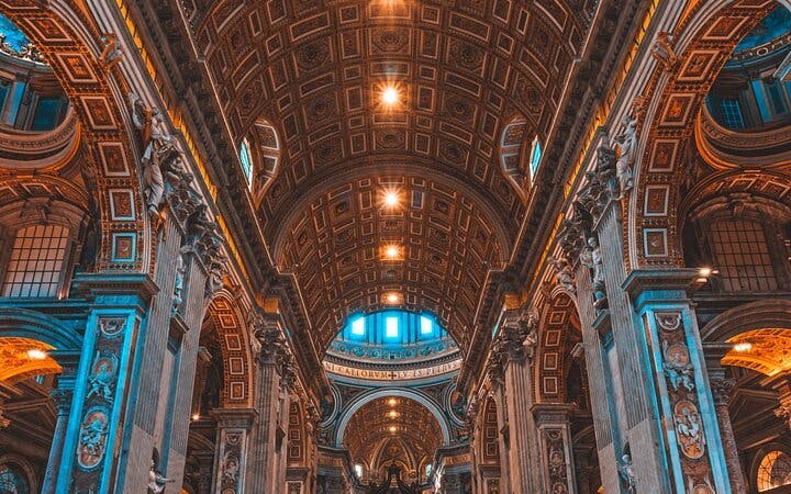 St. Peter's Basilica Experience & Underground Guided Tour Image 3