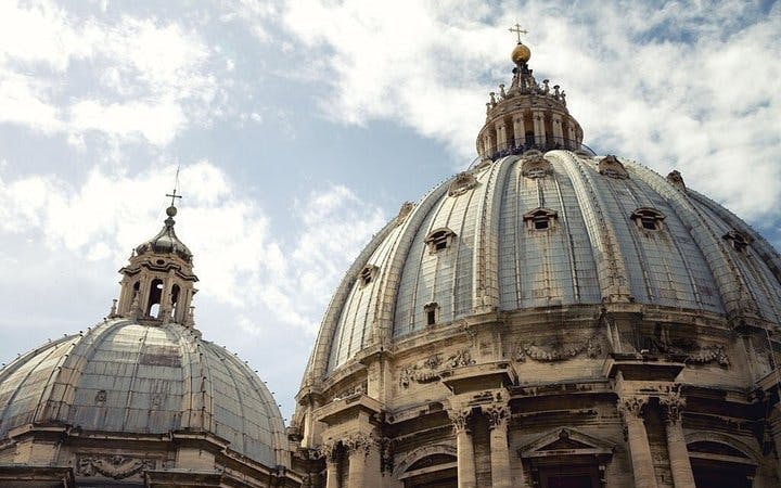 St. Peter’s Basilica Guided Tour with Papal Tombs and Underground Areas Image 1