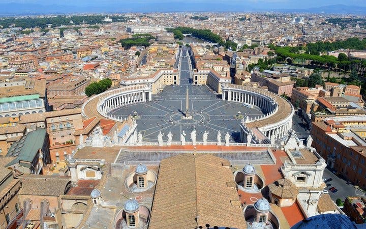 St. Peter’s Basilica Guided Tour with Papal Tombs and Underground Areas Image 4