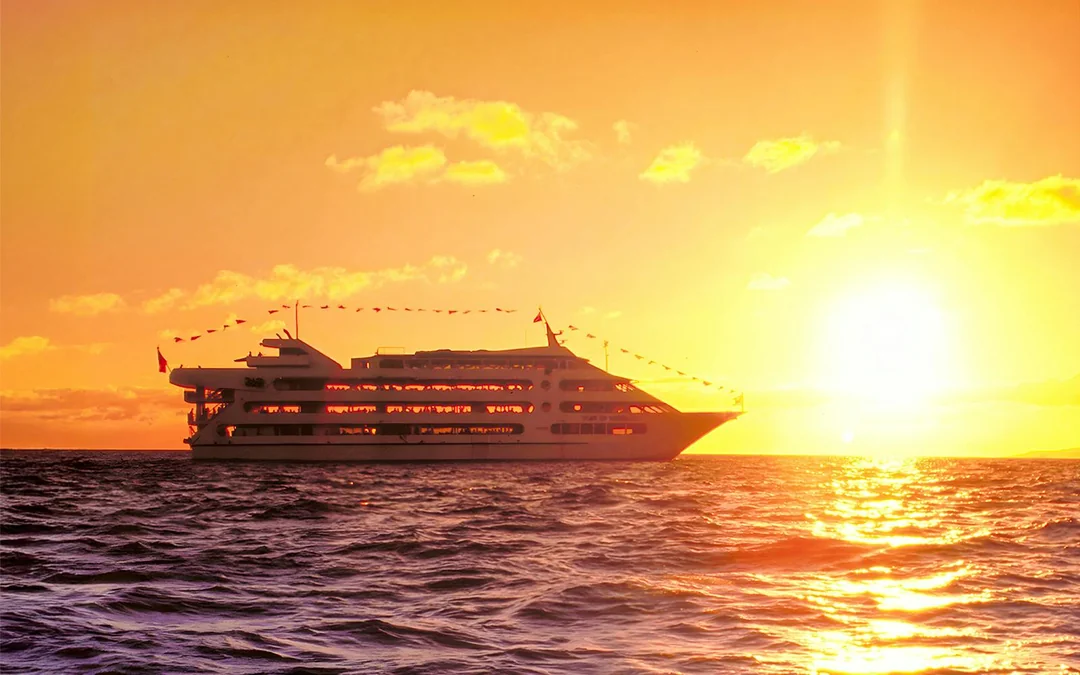 Star of Honolulu Dinner Cruise Image 12