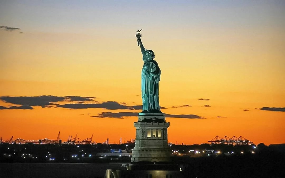 Statue of Liberty & Ellis Island Sightseeing Cruise Image 12