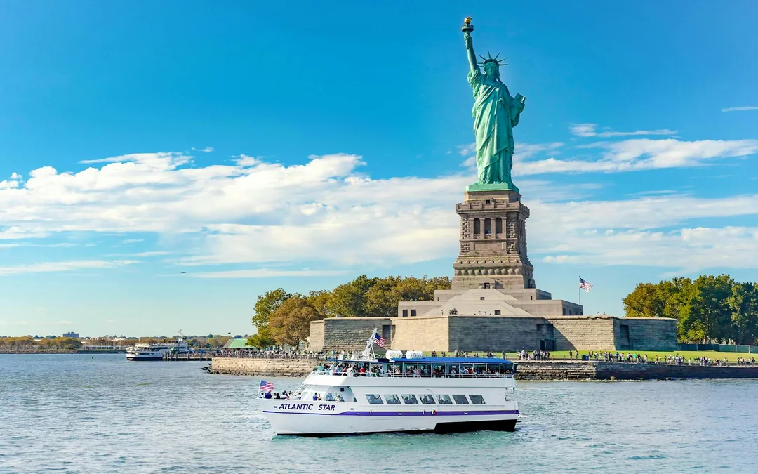 Statue of Liberty & NYC Landmarks 1.5-Hour Sightseeing Cruise Image 1