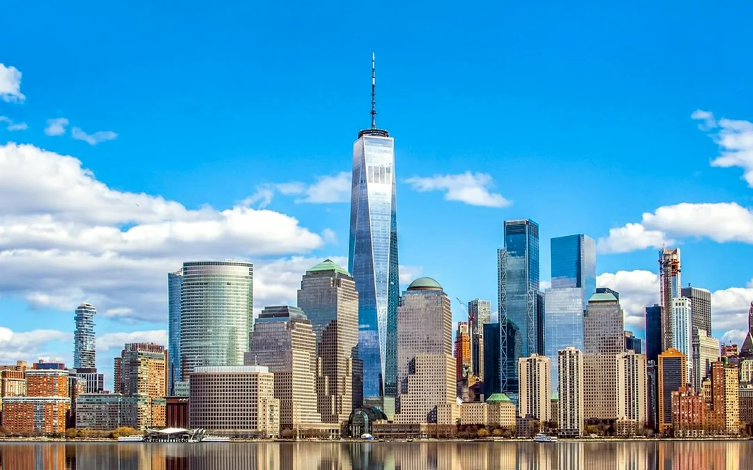 Statue of Liberty & NYC Landmarks 1.5-Hour Sightseeing Cruise Image 5