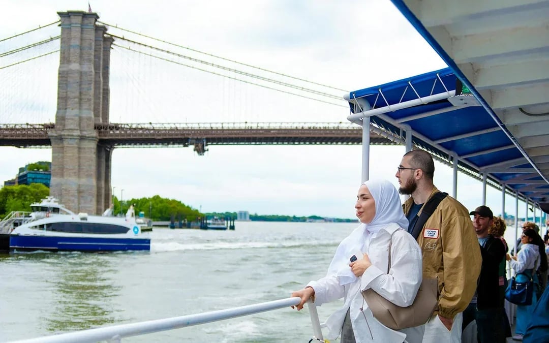 Statue of Liberty & NYC Landmarks 1.5-Hour Sightseeing Cruise Image 6