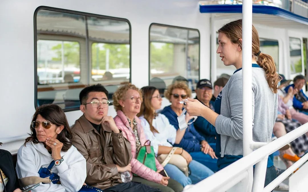 Statue of Liberty & NYC Landmarks 1.5-Hour Sightseeing Cruise Image 10