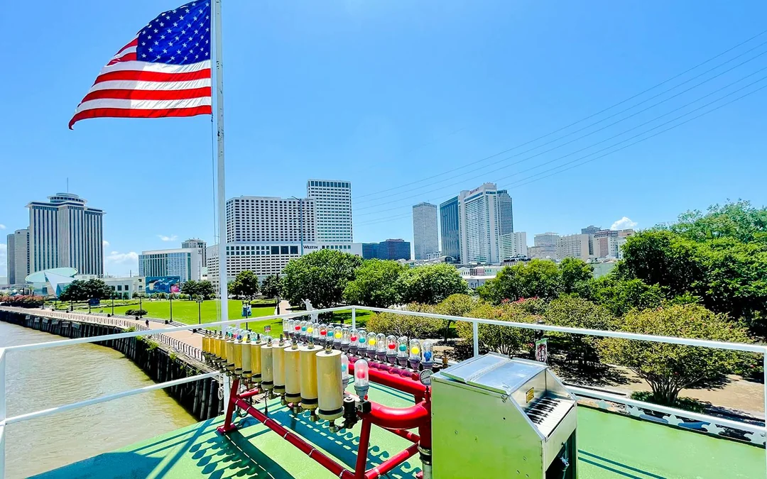 Steamboat Natchez Sightseeing Jazz Cruise with Lunch Image 12