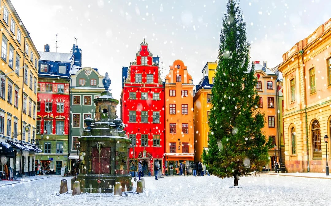 Stockholm Gamla Stan Private Walking Tour with Djurgården Boat Cruise Image 1