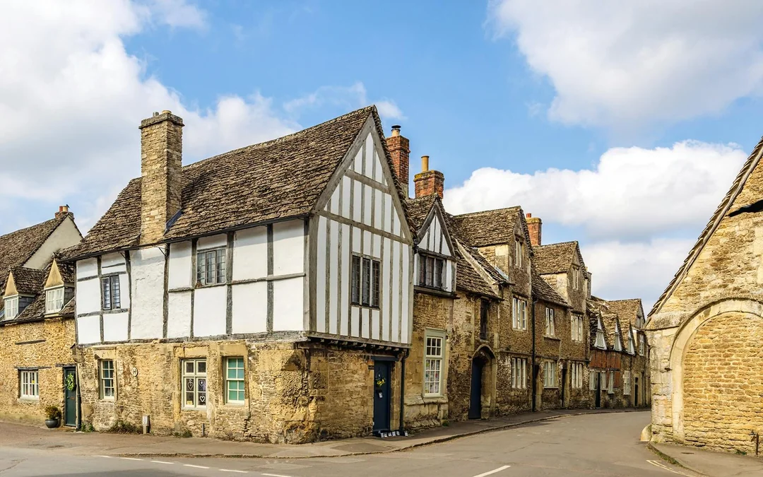 Stonehenge, Windsor Castle and Bath with Pub Lunch in Lacock Image 11