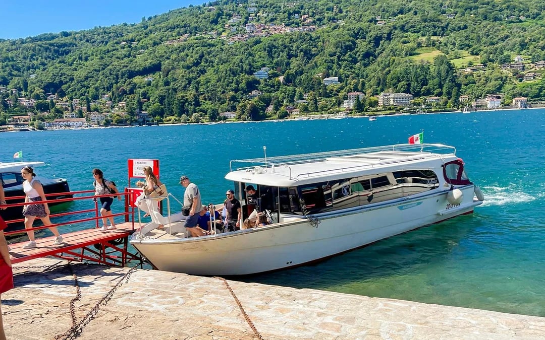 Stresa to Borromean Islands Round-Trip Boat Transfers Image 3