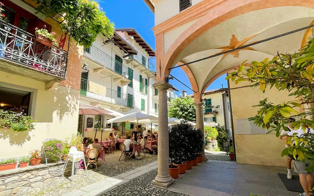 Stresa to Borromean Islands Round-Trip Boat Transfers Image 8