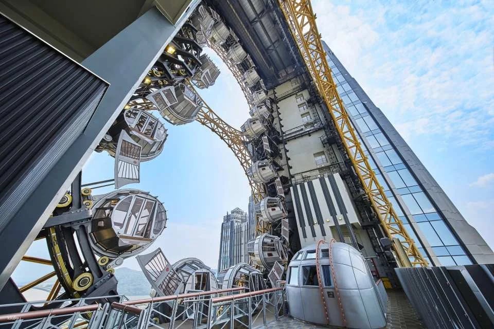 Studio City "Golden Reel" Ferris Wheel Tickets | Studio City