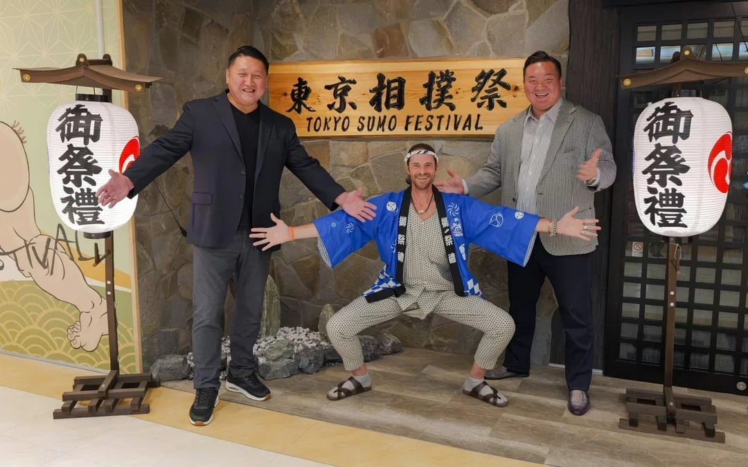 Sumo Show & Ring Session with a Retired Wrestler · Ginza, Central Tokyo Image 5