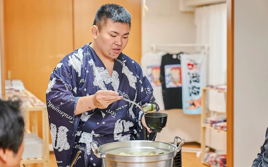 Sumo Show on a Special Dohyo with Chanko-Nabe Dinner · Koto City Image 5