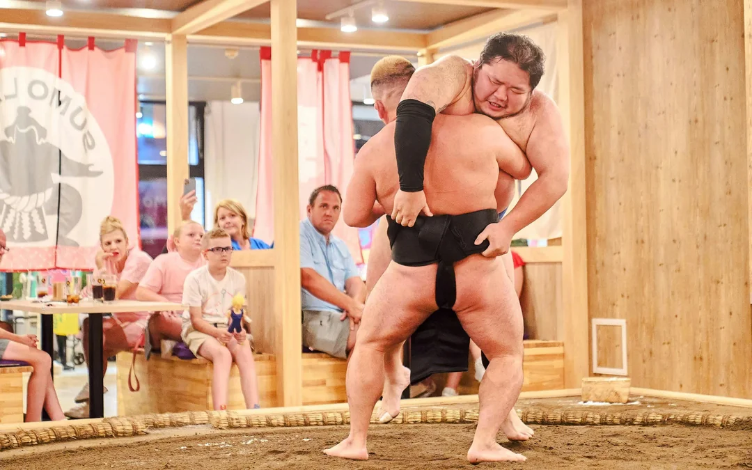 Sumo Show, Ring Practice & Chanko-Nabe Dinner with a Retired Wrestler · Ryogoku Image 12
