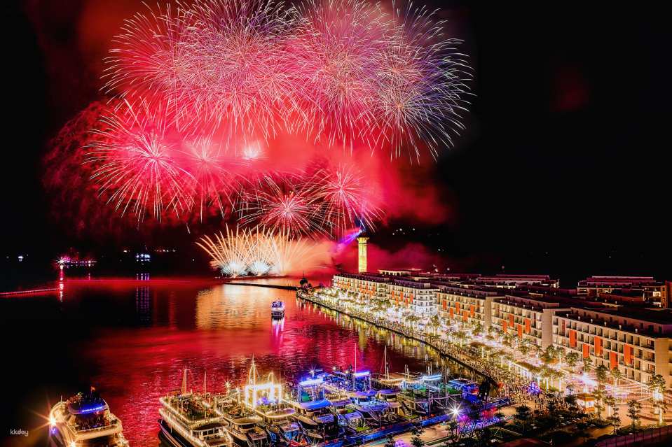 Sun Bavaria Ha Long: Dining, Fireworks & 3D Mapping Show | Vietnam