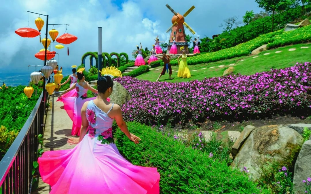 Sun World Ba Den Mountain Cable Car Tickets to Hang Pagoda & Van Son Peak Image 5