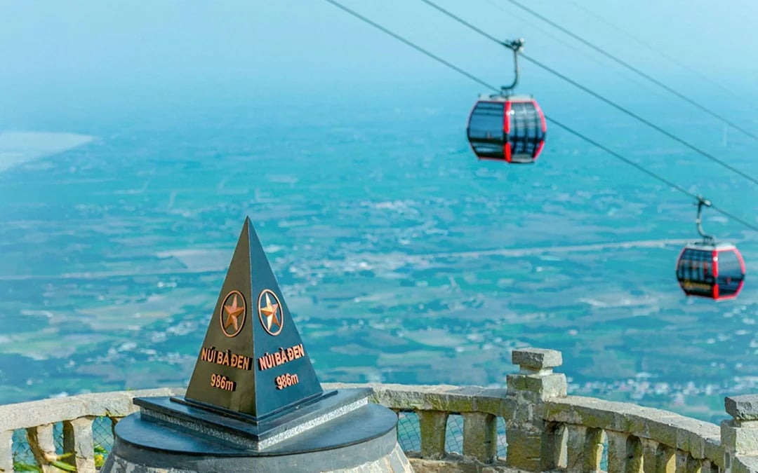 Sun World Ba Den Mountain Cable Car Tickets to Tam An Peak Image 11