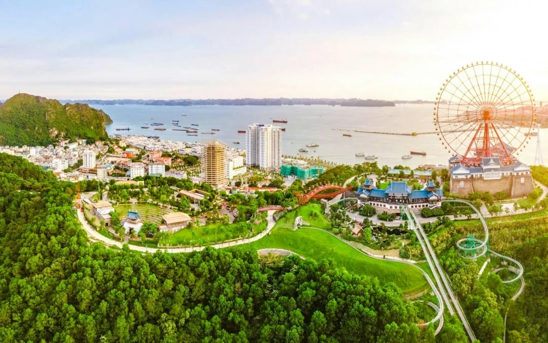 Sun World Ha Long Tickets: Queen Cable Car, Dragon Park or Typhoon Water Park Options Image 3