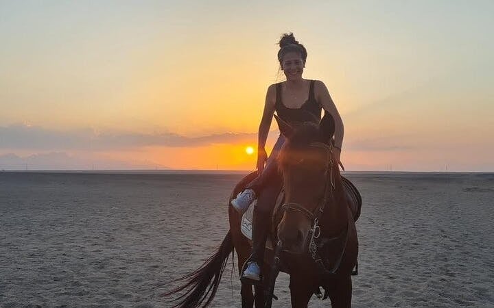 Sunrise Horseback Ride in Desert and Along Red Sea with Hotel Transfers – Hurghada Image 3