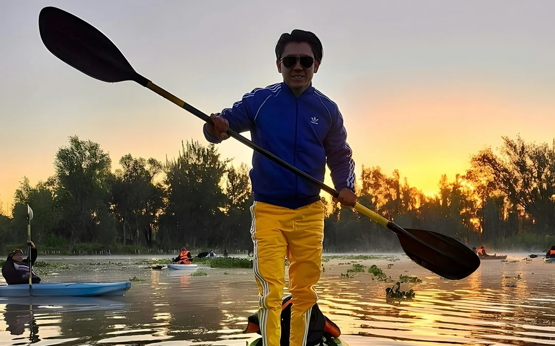 Sunrise Kayak Tour in Xochimilco Image 3