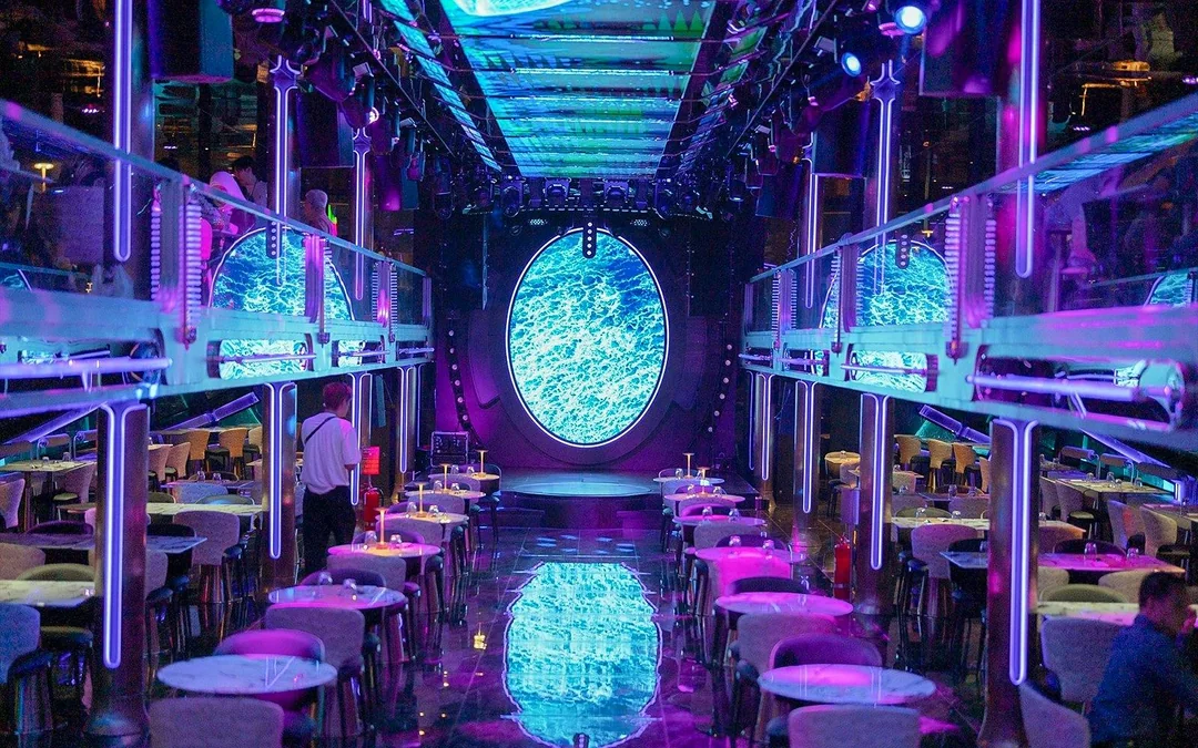 Super Galaxy Luxury Chao Phraya River Dinner Cruise Image 5