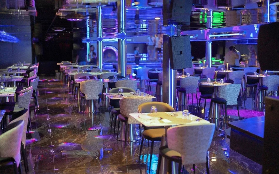 Super Galaxy Luxury Chao Phraya River Dinner Cruise Image 8