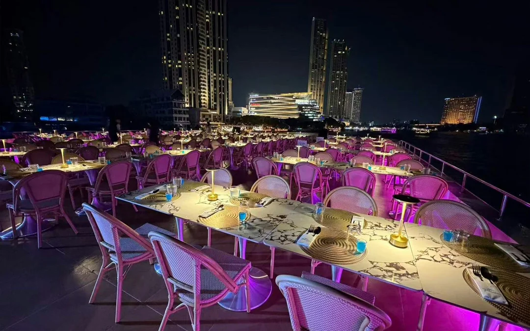 Super Galaxy Luxury Chao Phraya River Dinner Cruise Image 10