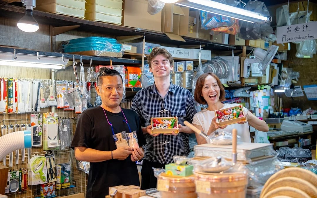 Sushi Bento Making & Tsukiji Market Insider Tour with Tuna Tasting Image 6