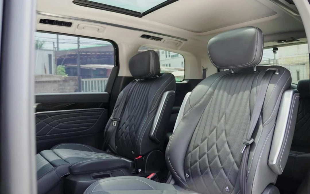 Suvarnabhumi Airport (BKK) to Bangkok City Private One-Way Transfer Image 3