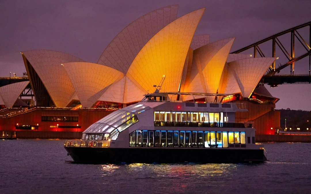 Sydney Harbour Glass Boat Dinner Cruise Image 1