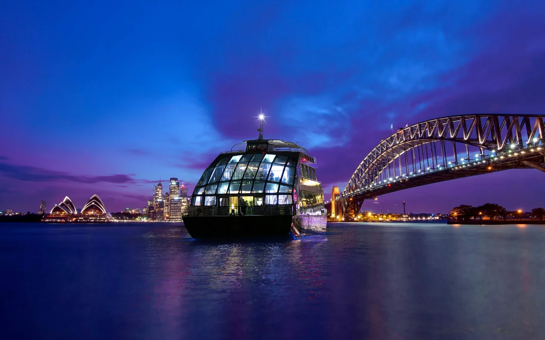 Sydney Harbour Glass Boat Dinner Cruise Image 4