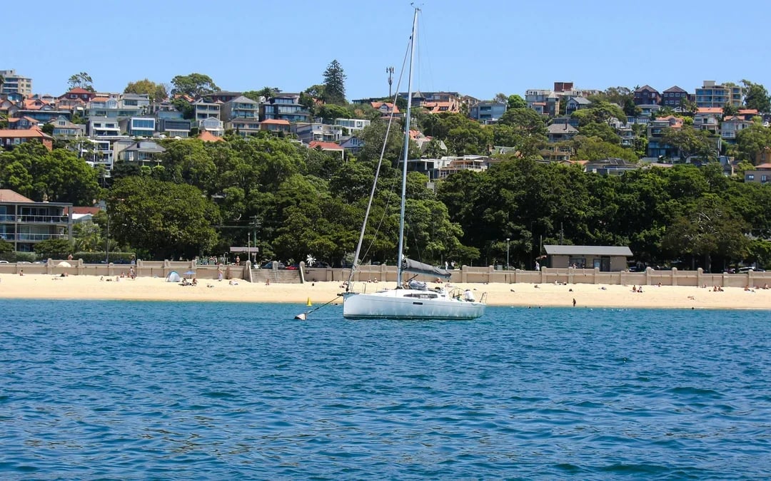 Sydney Harbour Intimate Luxury Lunch Cruise with Doyles & Balmoral Dining Image 3