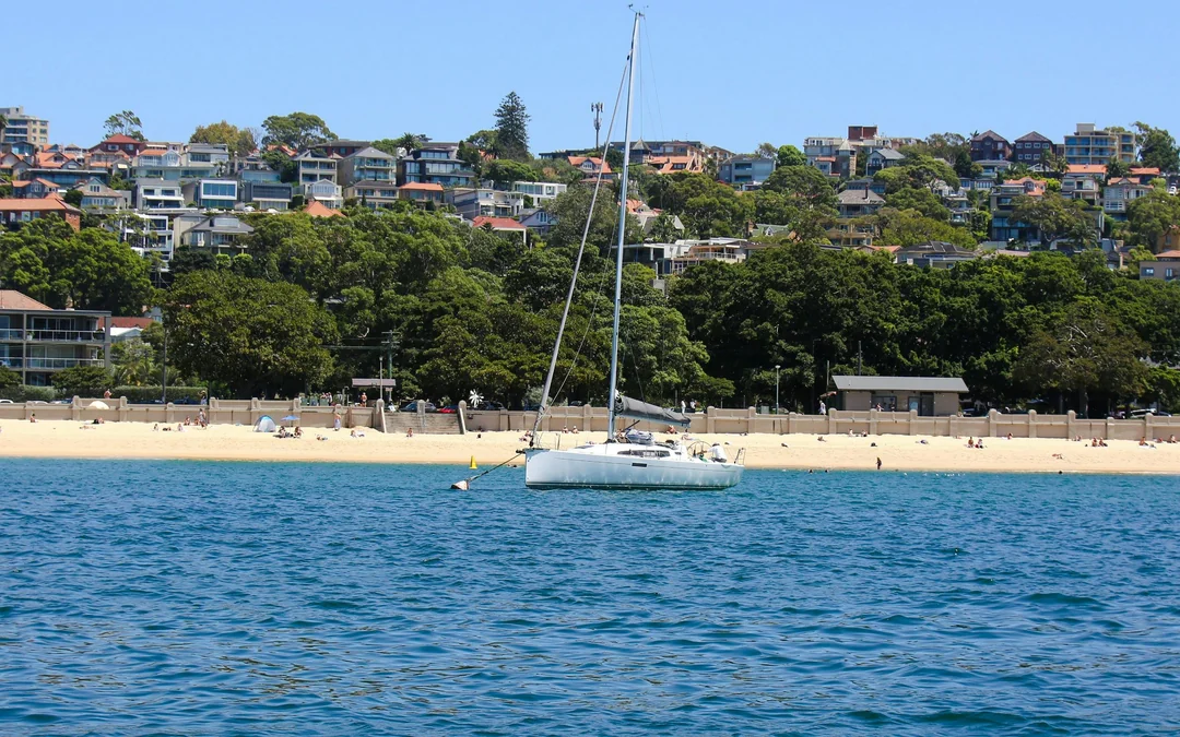 Sydney Harbour Intimate Luxury Lunch Cruise with Doyles & Balmoral Dining Image 3
