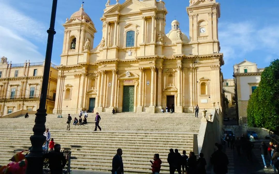 Syracuse and Noto Guided Day Trip with Hotel Pickup and Drop-off Image 1