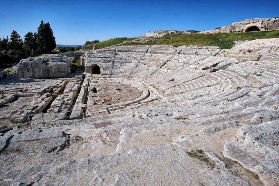 Syracuse and Ortygia Island guided tour from Taormina