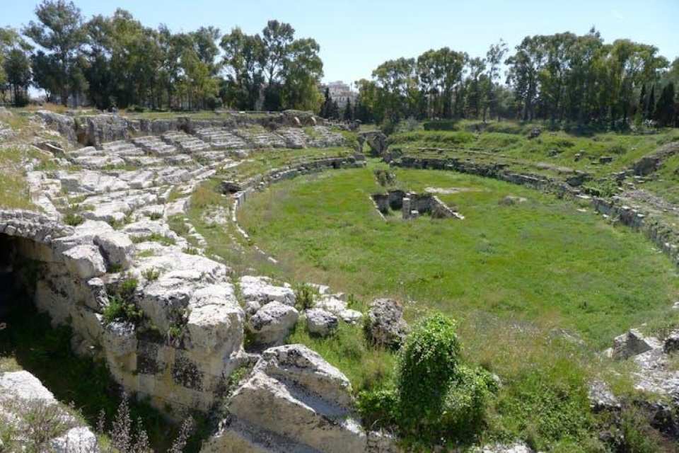 Syracuse and Ortygia Island guided tour from Taormina